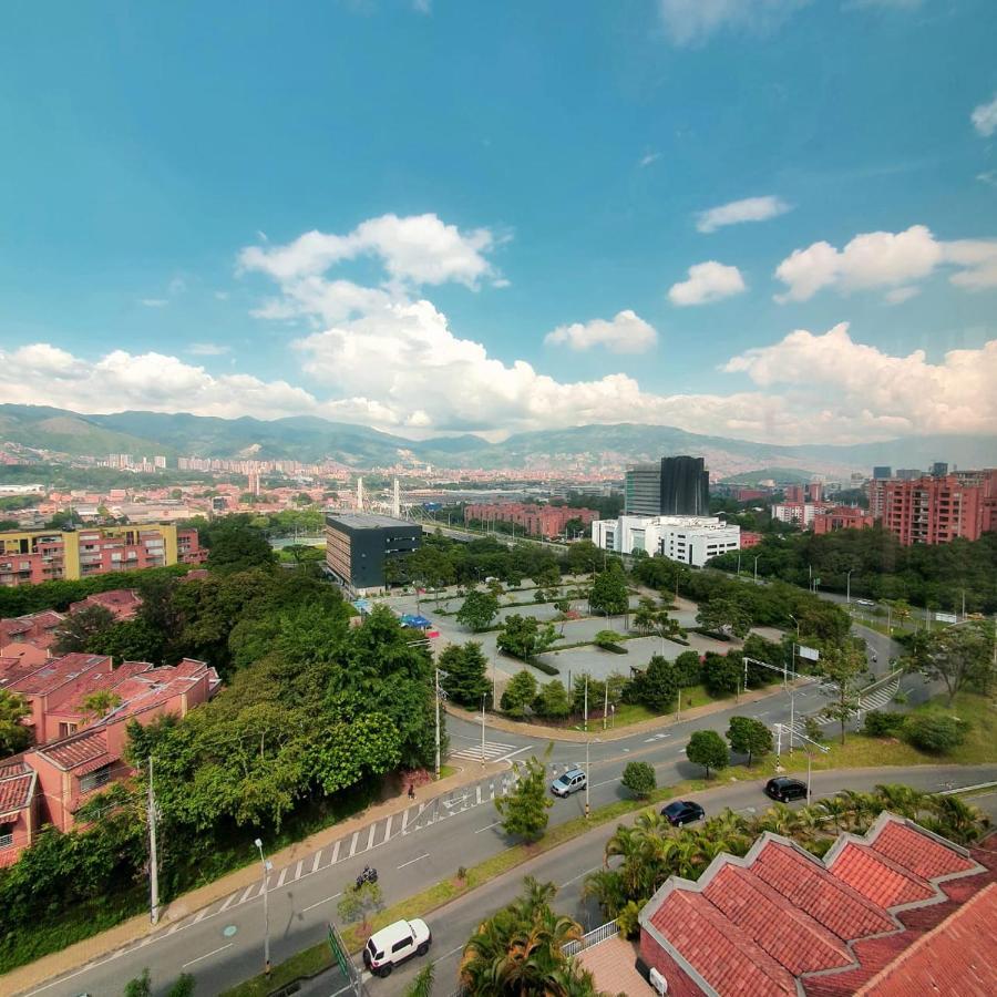 Aptos Alcazar Oviedo By Housy Host Медельин Экстерьер фото